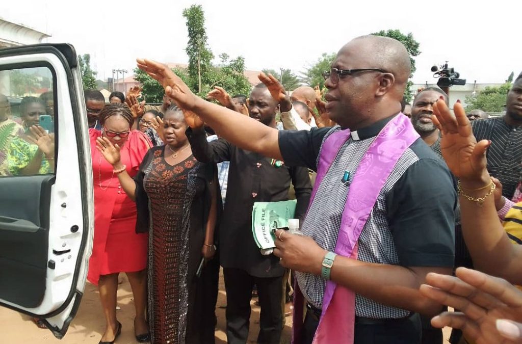 Fides Director Blesses NUJ New 18-Seater Bus Donated By Obiano