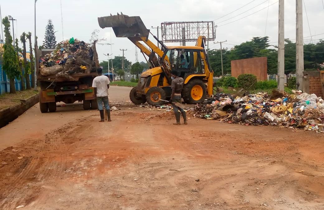 Contractor Kicks Off Soludo’s No Open Waste Agenda In Awka, Clears Massive Dumps