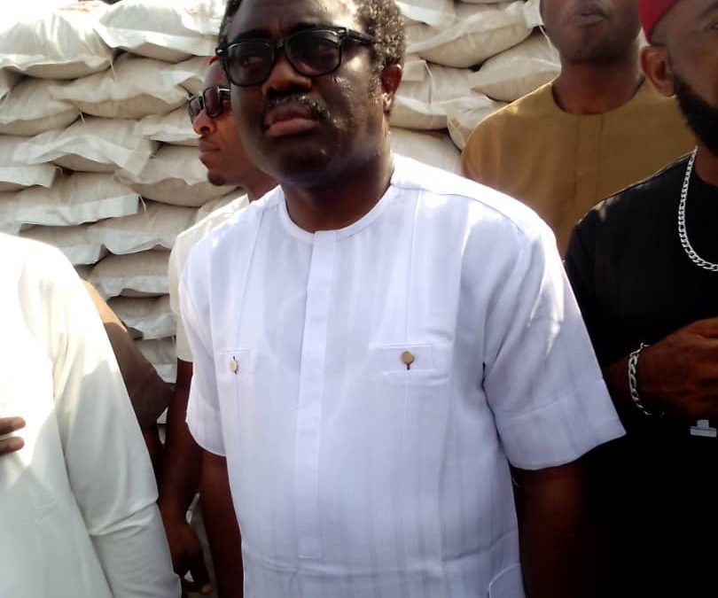 Christmas: Sir Paul Chukwuma Fetes Anambra APC Executives As APGA Chieftain Joins Party